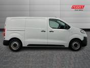 VAUXHALL VIVARO 2022 (22)