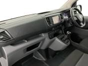 VAUXHALL VIVARO 2022 (22)