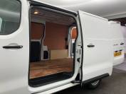 VAUXHALL VIVARO 2022 (22)