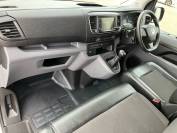 VAUXHALL VIVARO 2021 (21)