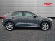 AUDI Q2 2017 