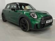 MINI HATCHBACK 2021 (71)