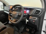 VAUXHALL VIVARO-LIFE 2024 (74)