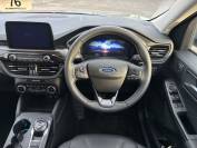 FORD KUGA 2023 (73)