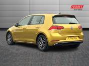 VOLKSWAGEN GOLF 2018 (18)