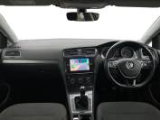 VOLKSWAGEN GOLF 2018 (18)