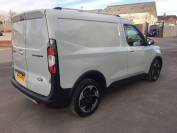 FORD TRANSIT COURIER 2024 (24)