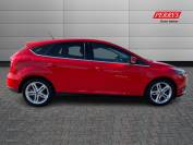 FORD FOCUS 2017 (17)