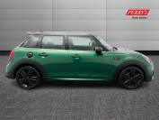 MINI HATCHBACK 2021 (71)