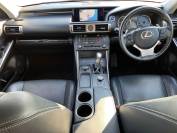 LEXUS IS 2017 (17)