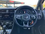 VOLKSWAGEN GOLF 2020 (20)