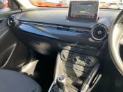 MAZDA 2 2016 (16)