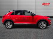 VOLKSWAGEN T-ROC 2019 (19)