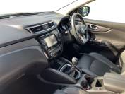 NISSAN QASHQAI 2018 (67)