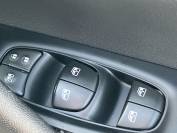 NISSAN QASHQAI 2018 (67)