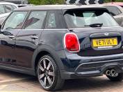 MINI HATCHBACK 2022 (71)